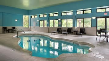 Una piscina cubierta