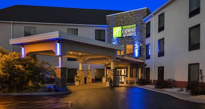 Holiday Inn Express Hotel & Suites Great Barrington, an IHG Hotel