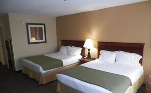Desk, iron/ironing board, free cots/infant beds, free rollaway beds - Holiday Inn Express & Suites Forest by IHG (Forest)