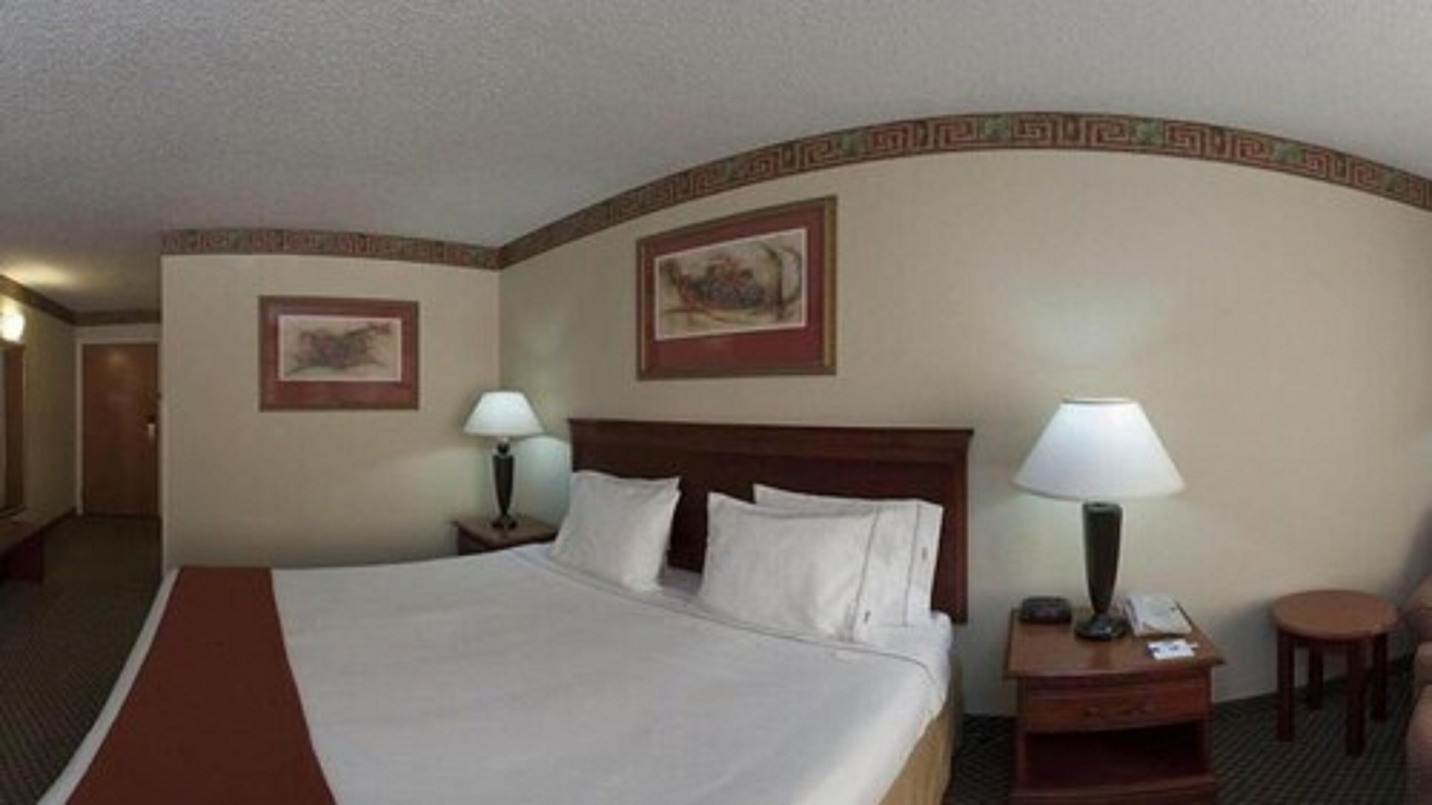 1 bedroom, desk, iron/ironing board, free cots/infant beds