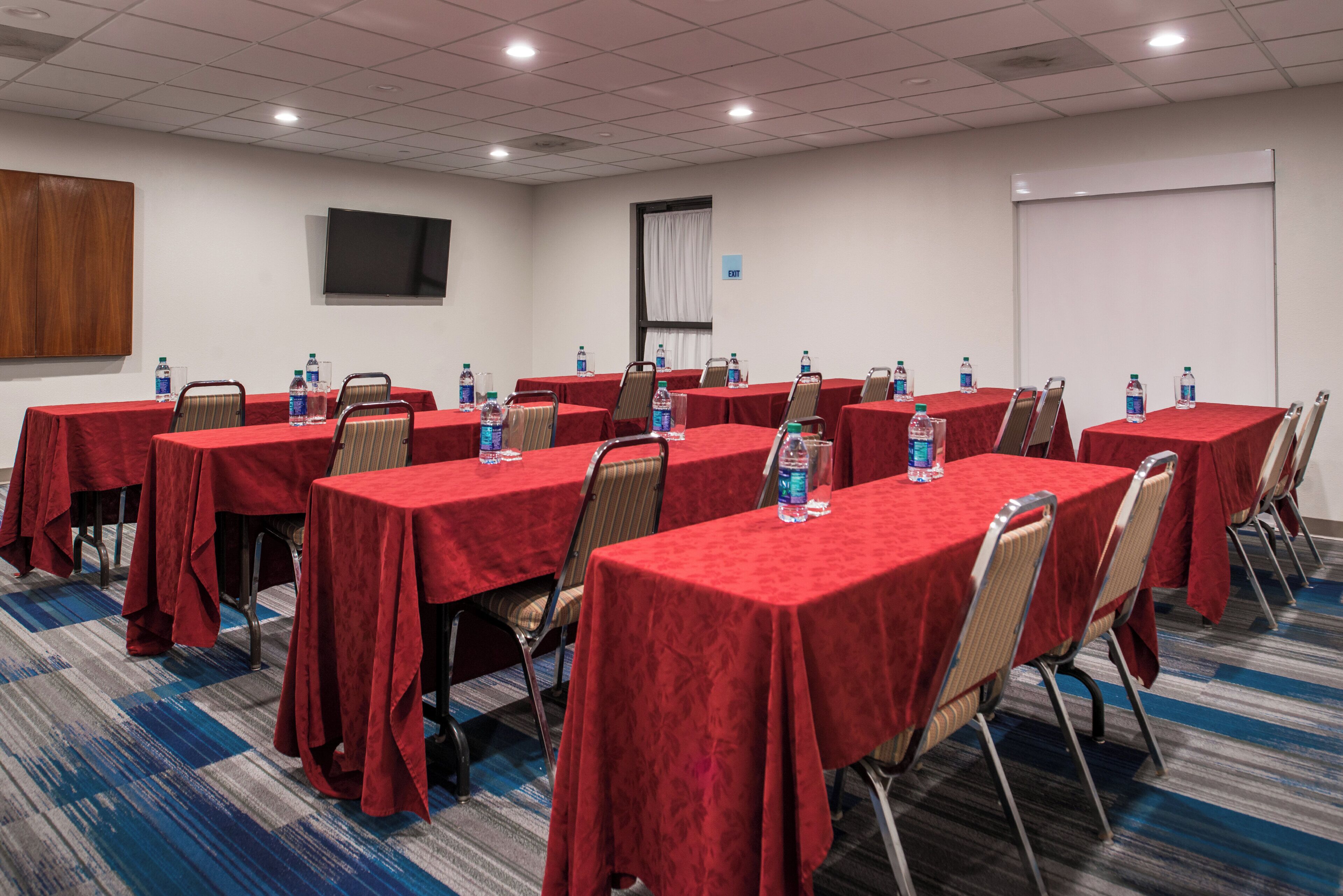 Photo - Holiday Inn Express Hotel & Suites Tampa-Anderson Rd/Veteran by IHG