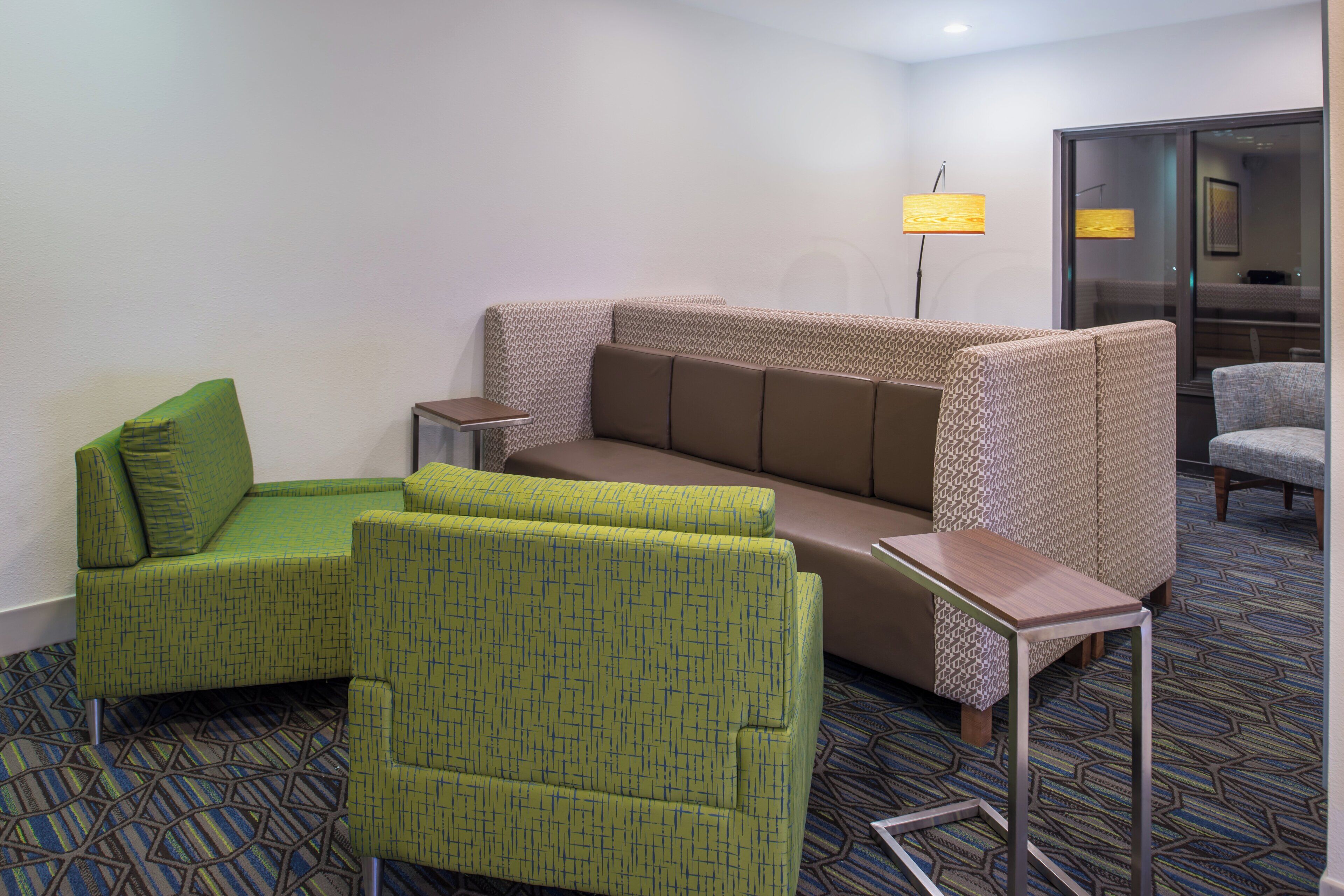 Photo - Holiday Inn Express Hotel & Suites Tampa-Anderson Rd/Veteran by IHG