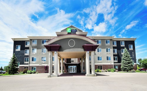 Holiday Inn Express Hotel & Suites Grand Forks by IHG