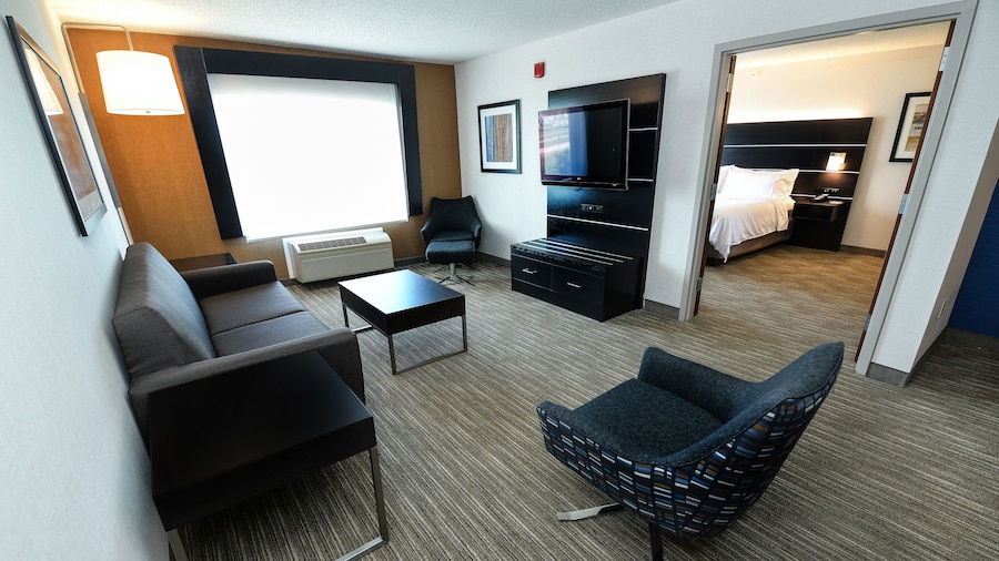 Holiday Inn Express Hotel & Suites Grand Forks by IHG