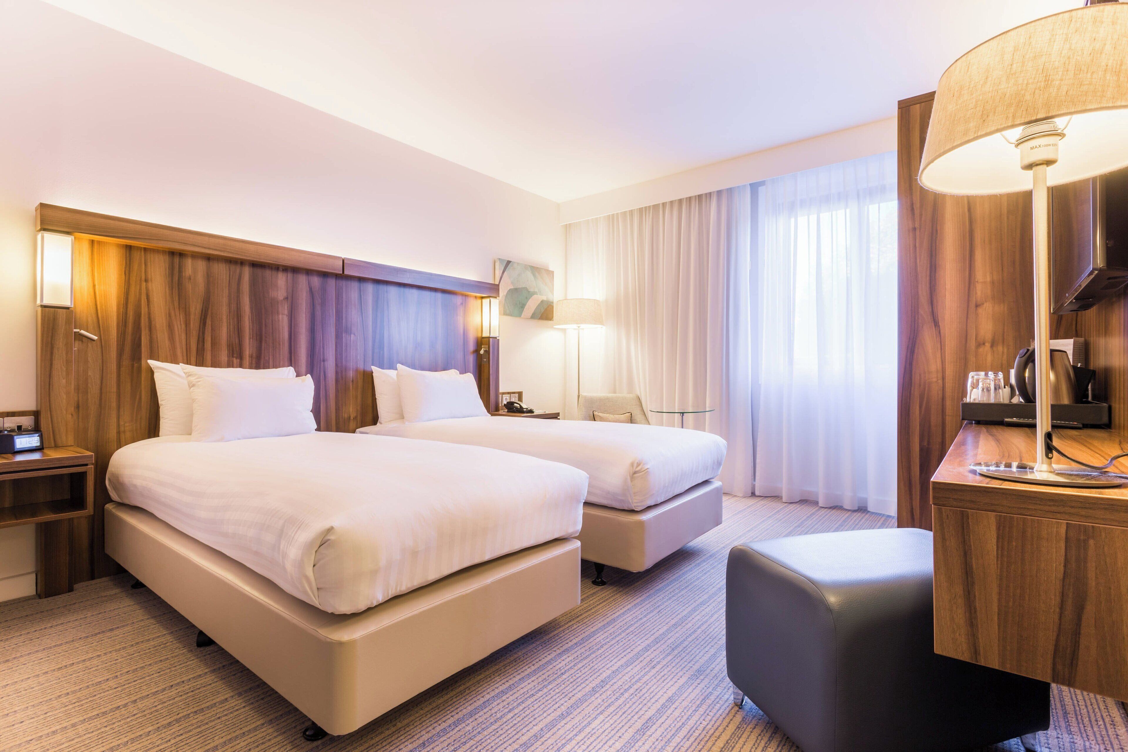 deluxe room, 2 single beds, non smoking | 1 bedroom, egyptian cotton sheets, premium bedding, pillow-top beds