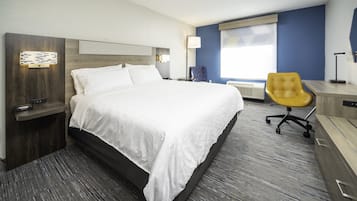 Laptop workspace, blackout curtains, iron/ironing board, free WiFi