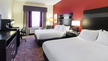 Zimmersafe, Schreibtisch, Bügeleisen/Bügelbrett, kostenlose Babybetten