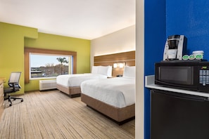 Standardzimmer, 2 Queen-Betten | Zimmersafe, Schreibtisch, kostenloses WLAN, Bettwäsche
