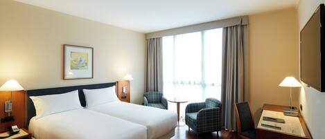 Tomannsrom – classic | Minibar, safe på rommet, individuelt innredet og skrivebord