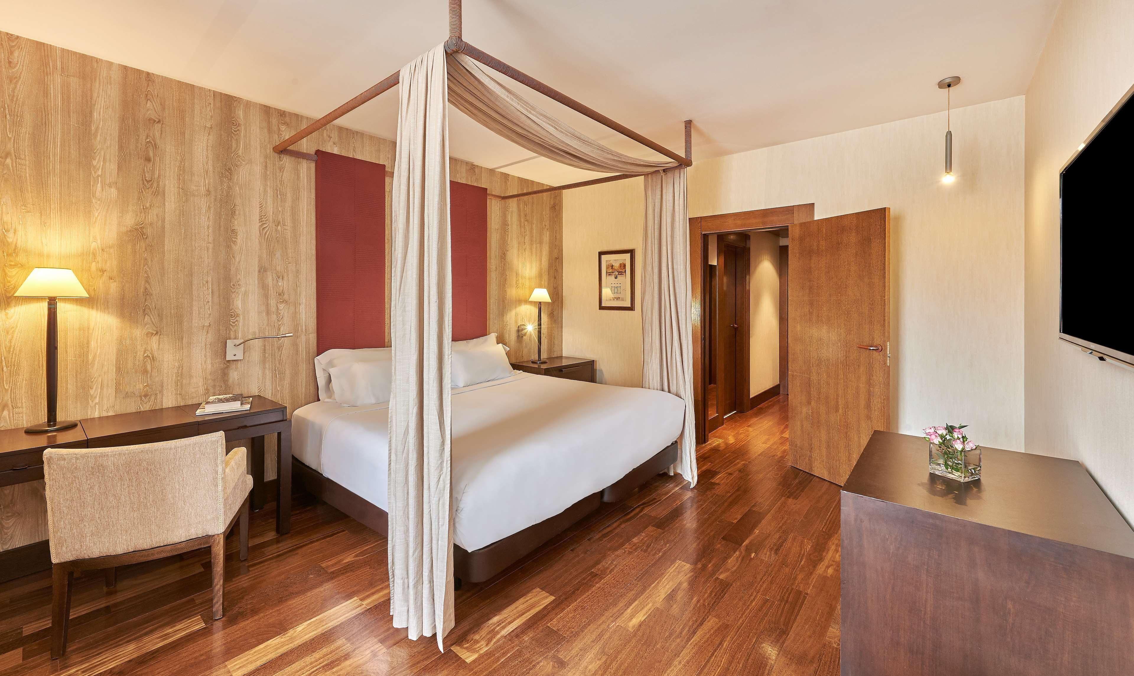 Minibar, in-room safe, desk, blackout curtains