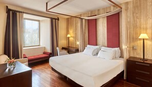 Minibar, in-room safe, desk, blackout curtains