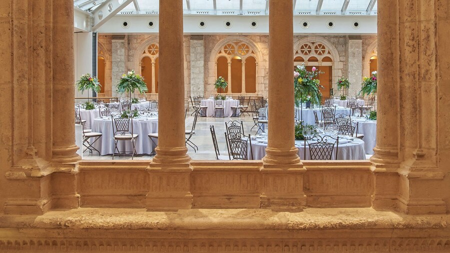 NH Collection Palacio de Burgos