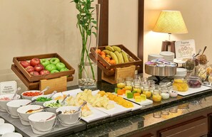 Petit déjeuner buffet servi en supplément en semaine