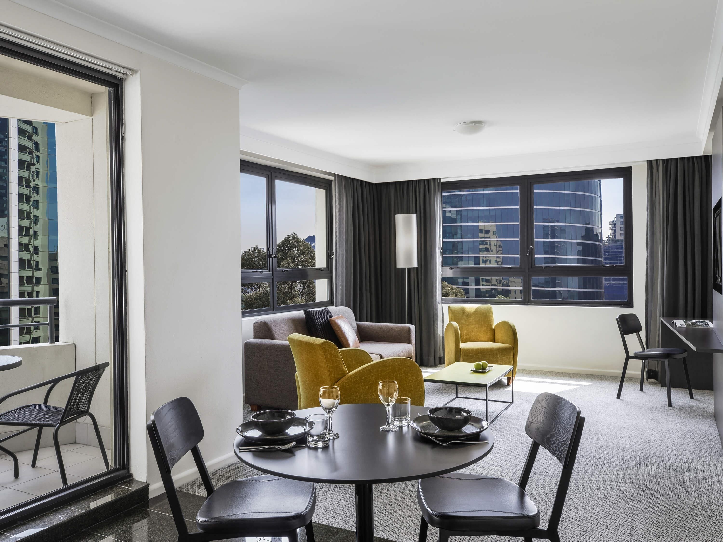 办公桌、遮光窗帘、熨斗/熨衣板、免费 WiFi