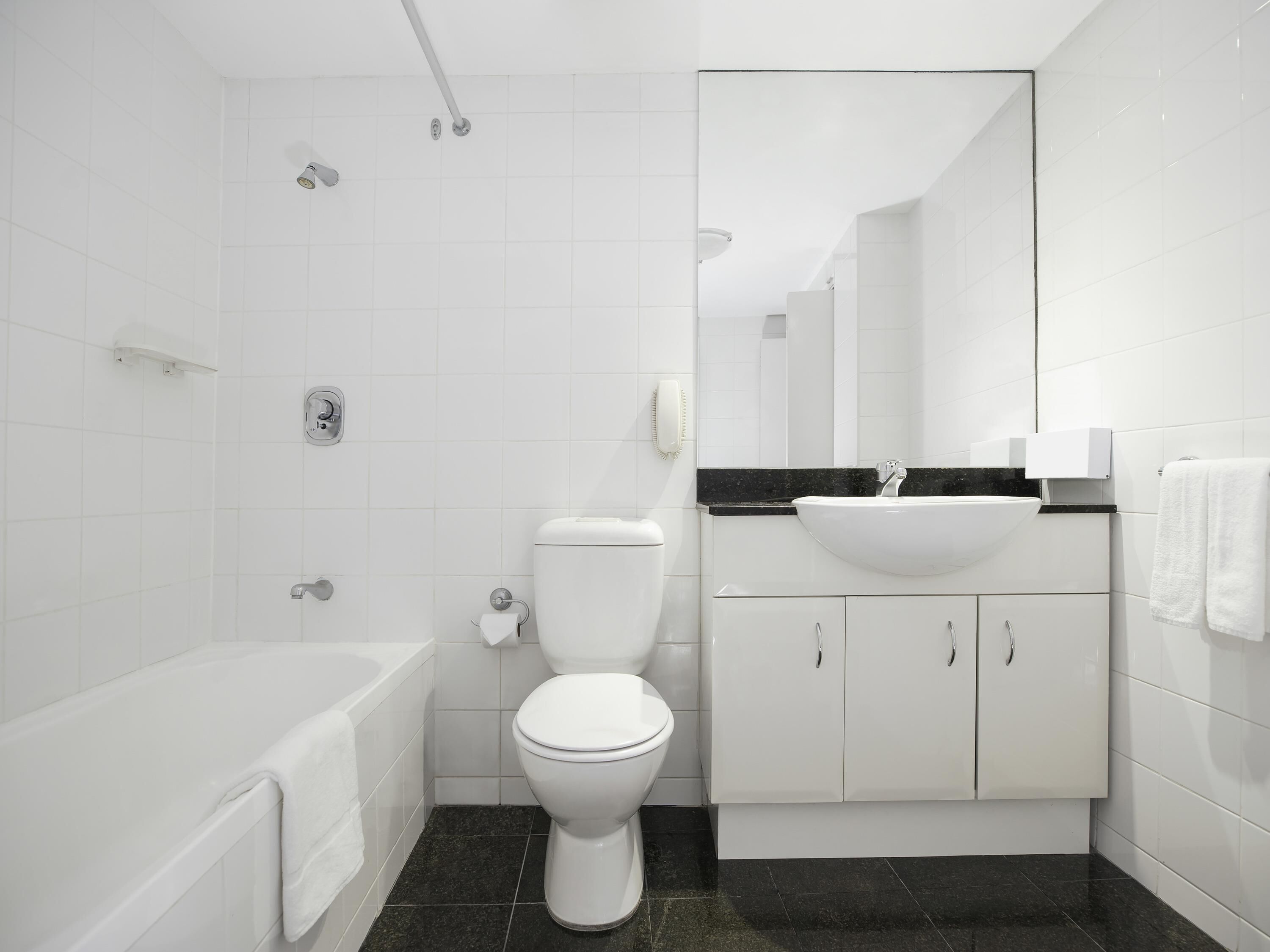 Apartamento, 1 habitación | Escritorio, cortinas opacas, tabla de planchar con plancha y wifi gratis