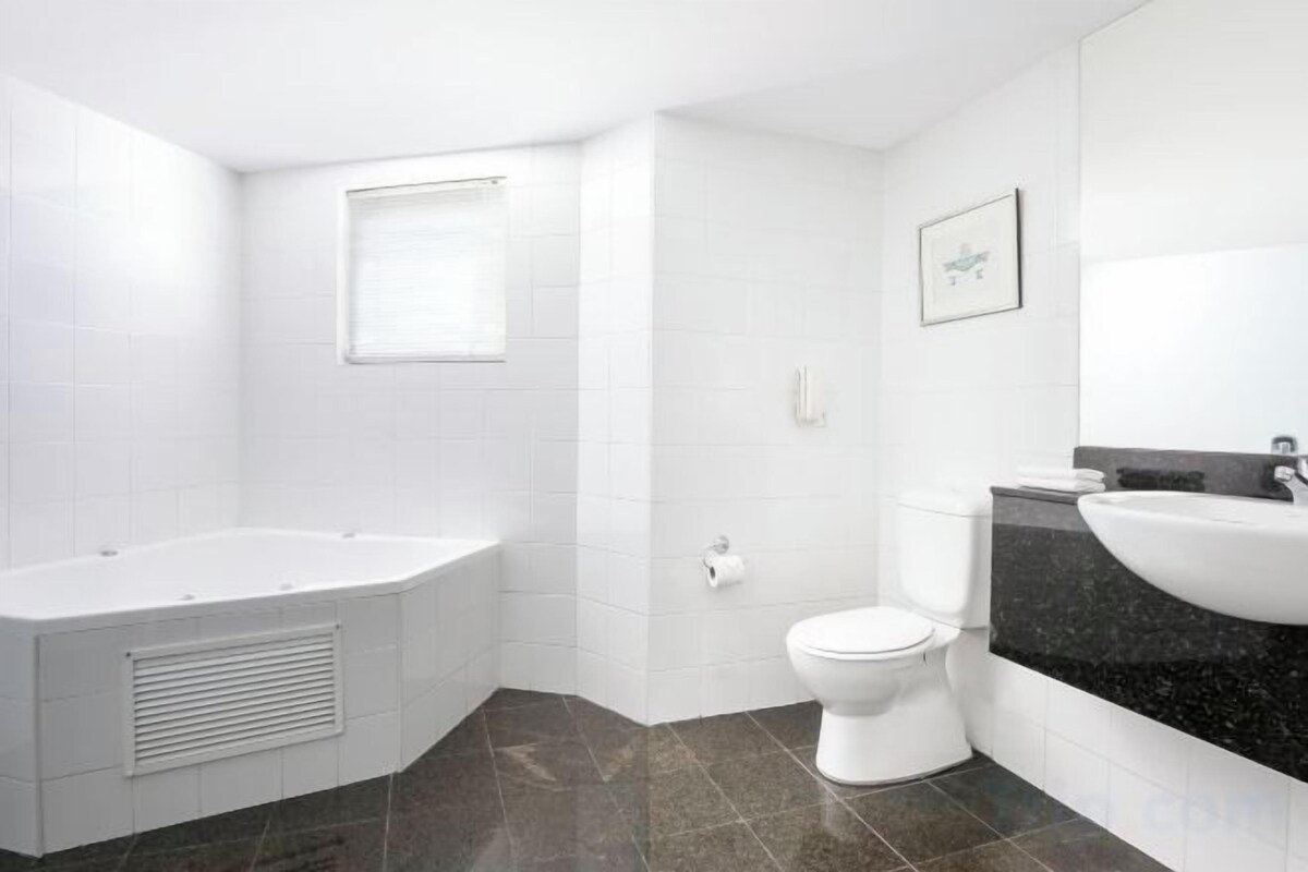 Bathroom | Shower, free toiletries, hair dryer, towels