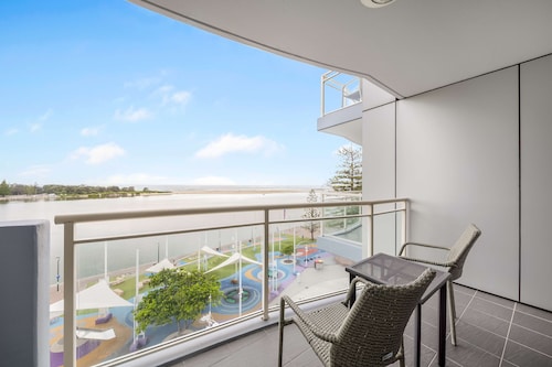 Oaks The Entrance Waterfront Suites