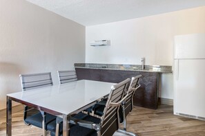 Suite, 2 Queen Beds, Non Smoking