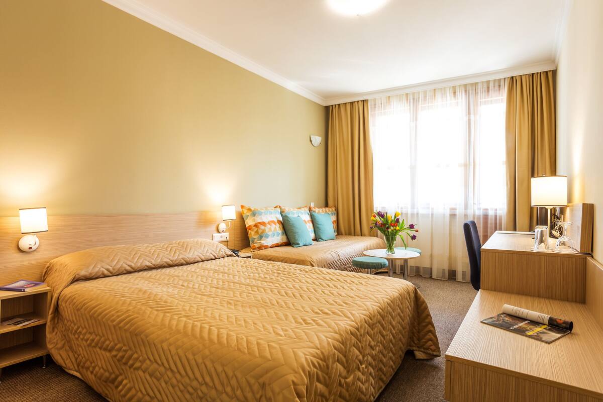 1 bedroom, minibar, desk, iron/ironing board