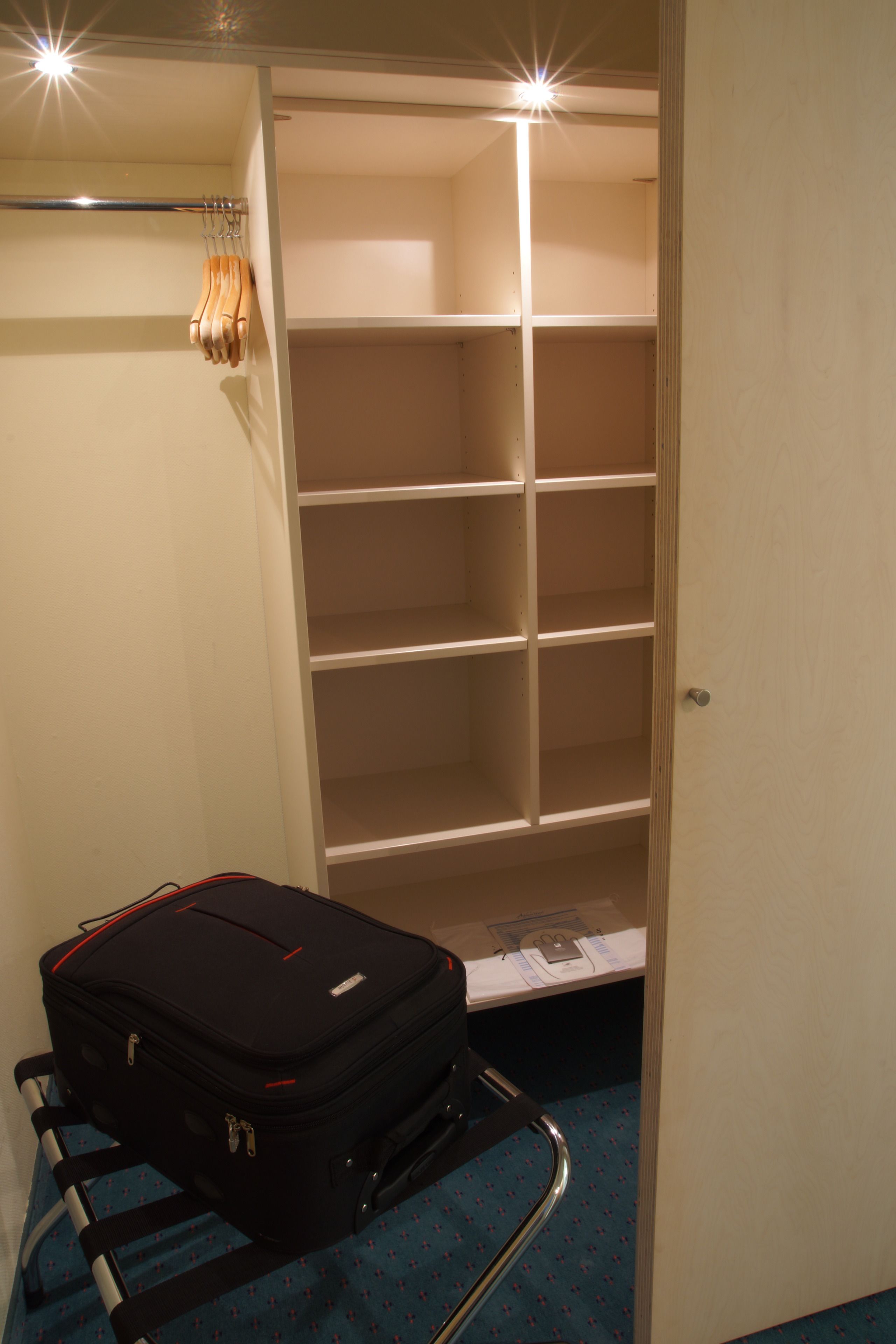 two-room apartment | 1 bedroom, hypo-allergenic bedding, desk, blackout curtains