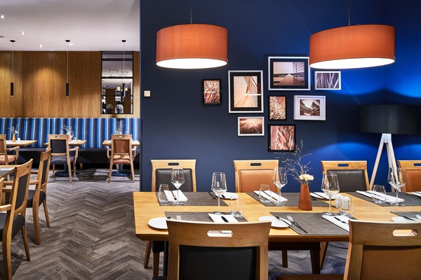 Frukost, lunch och middag serveras