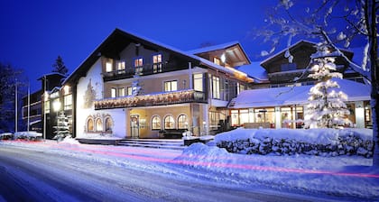 Landhotel Böld and Restaurant Uhrmacher Oberammergau