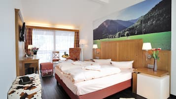 Comfort Double Room | Hypo-allergenic bedding, in-room safe, desk, blackout drapes