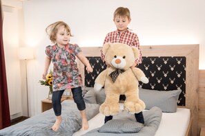 Children's activities - Landhotel Böld and Restaurant Uhrmacher Oberammergau (Oberammergau)
