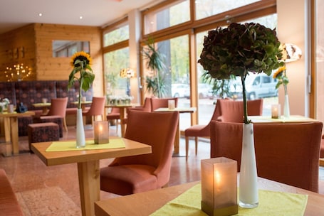 Lobby. Landhotel Böld and Restaurant Uhrmacher Oberammergau
