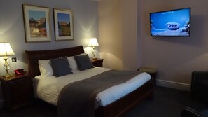 Desk, iron/ironing board, free WiFi, bed sheets