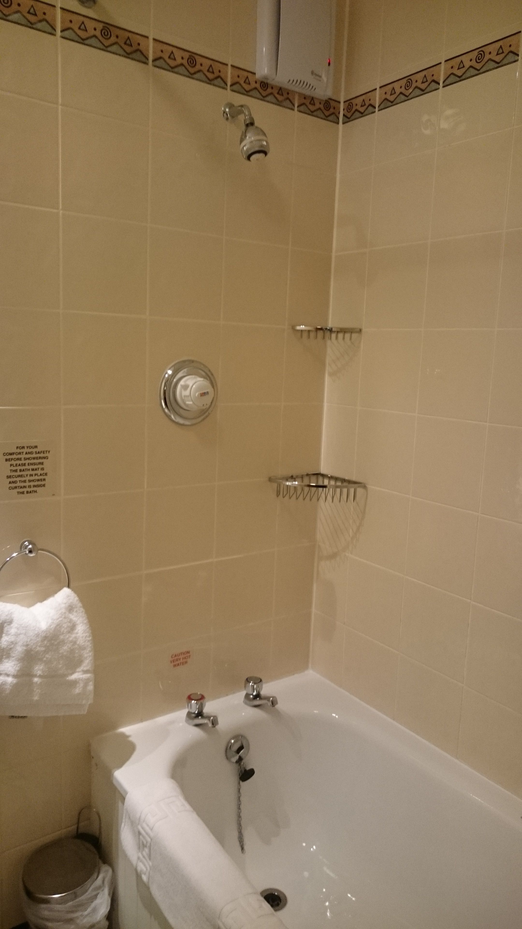 Shower kamar mandi