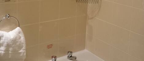 Shower kamar mandi