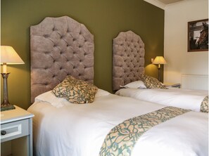 Iron/ironing board, rollaway beds, free WiFi, bed sheets - The Garrison Hotel (Sheffield)