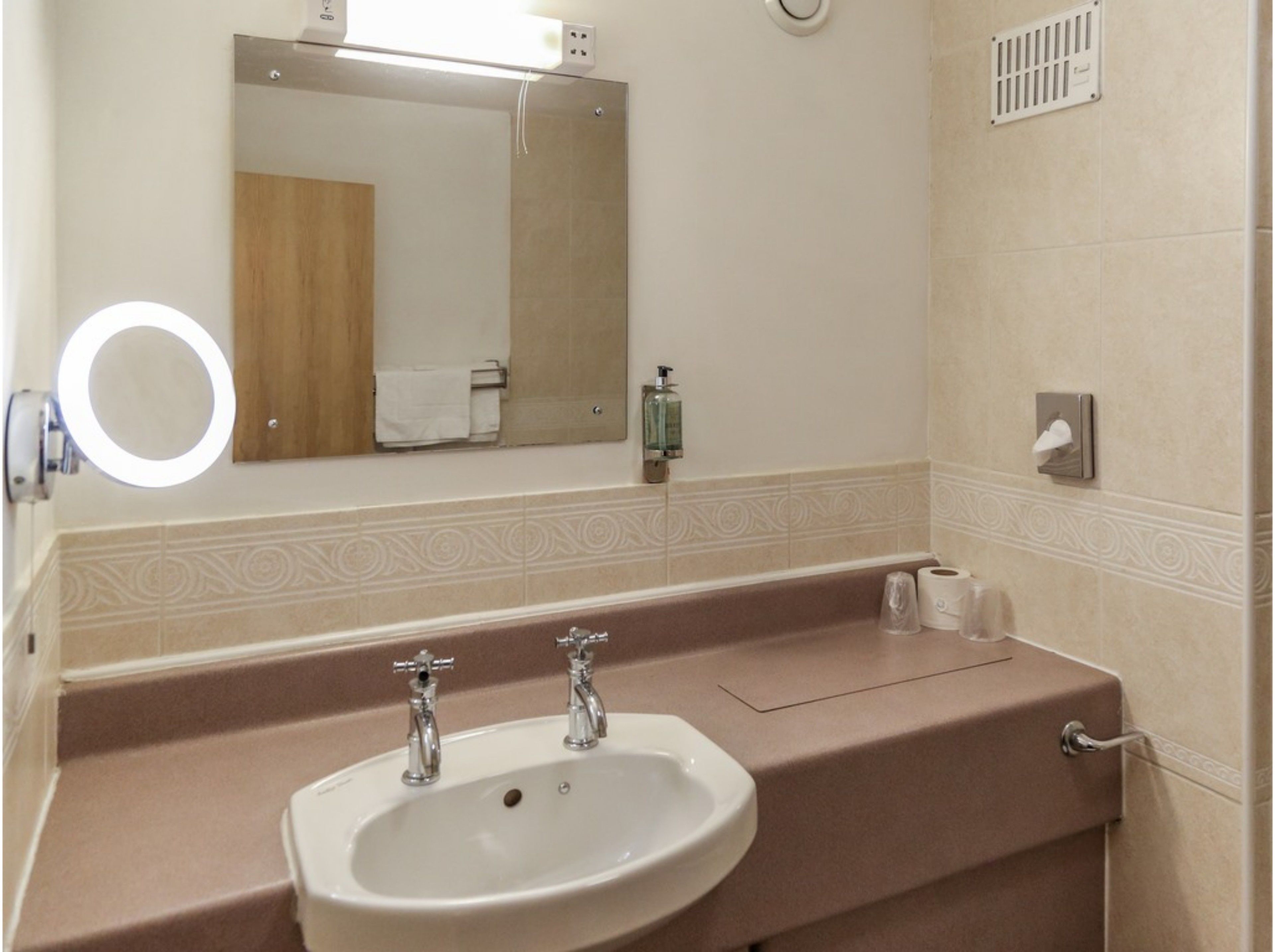 Photo - Garrison Hotel