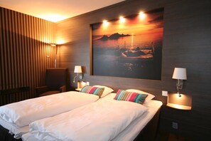 Junior Suite, Non Smoking | Minibar, desk, iron/ironing board, cots/infant beds - Thon Partner Hotel Skagen (Bodo)