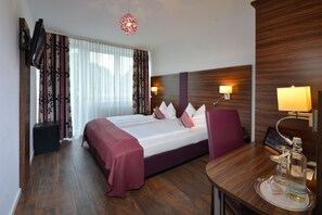 Double Room, 2 Single Beds