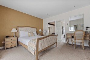 Habitación doble estándar, 1 cama Queen size | Ropa de cama de alta calidad y camas con pillow-top 