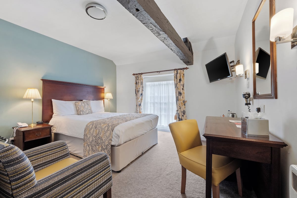 Standard Double Room | Peralatan tempat tidur premium, tilam berlapik