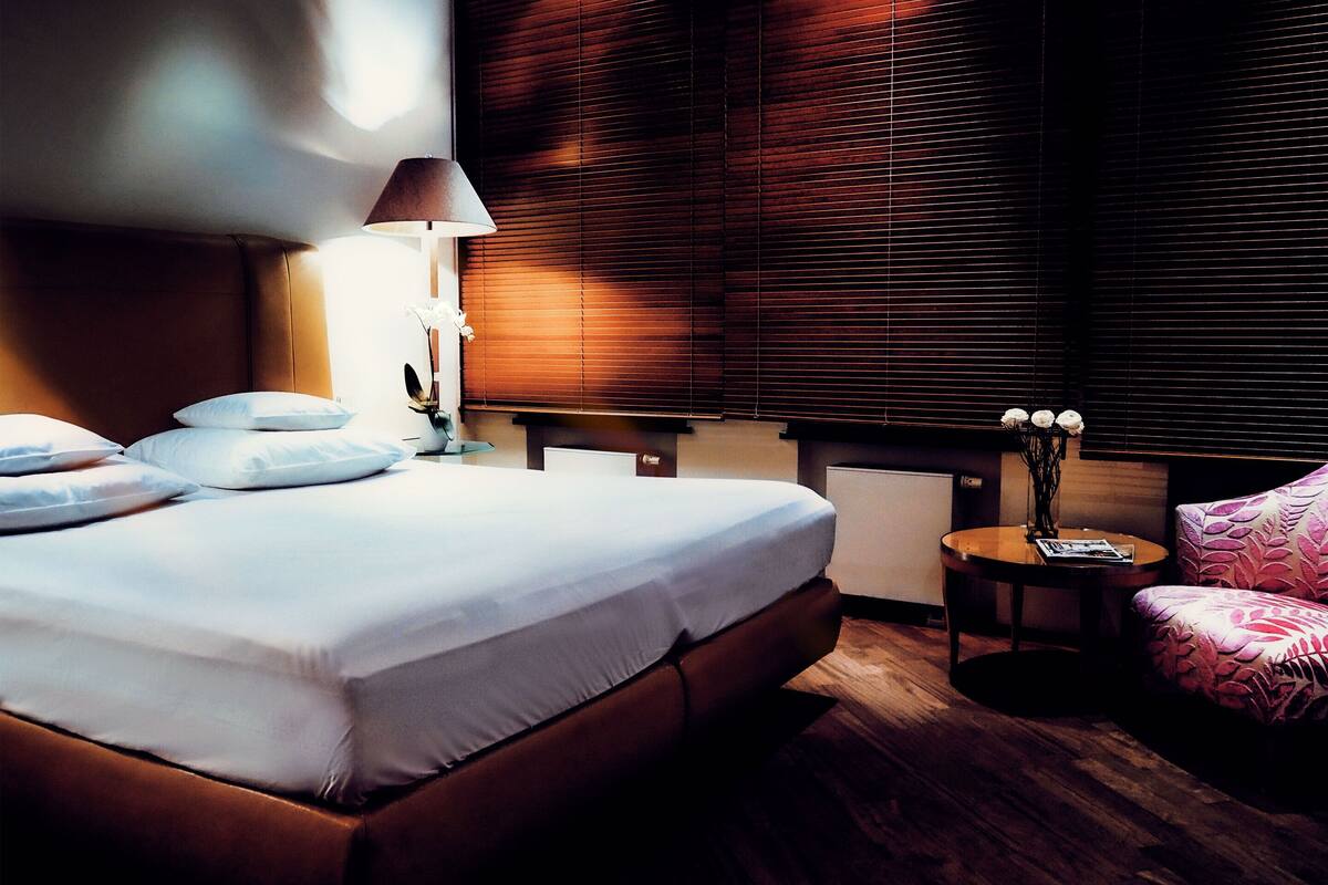 Premium bedding, pillow-top beds, in-room safe, desk