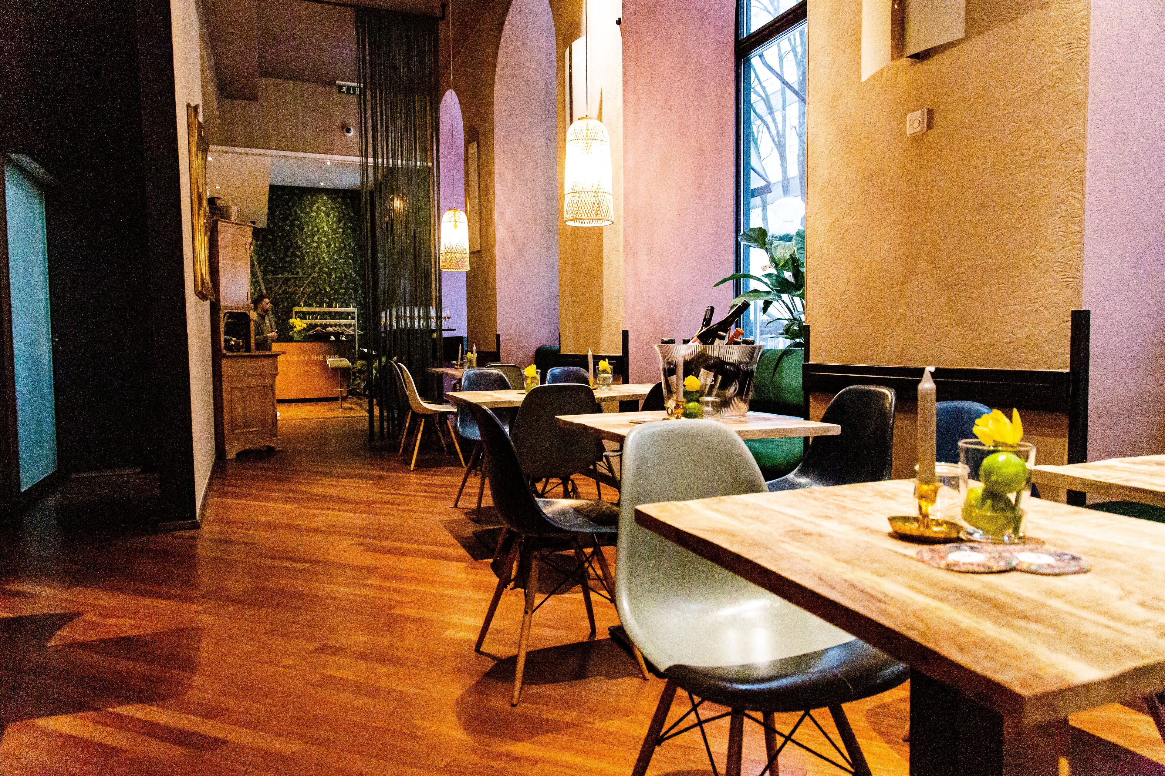 breakfast, lunch and dinner served