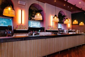 酒吧（店内）