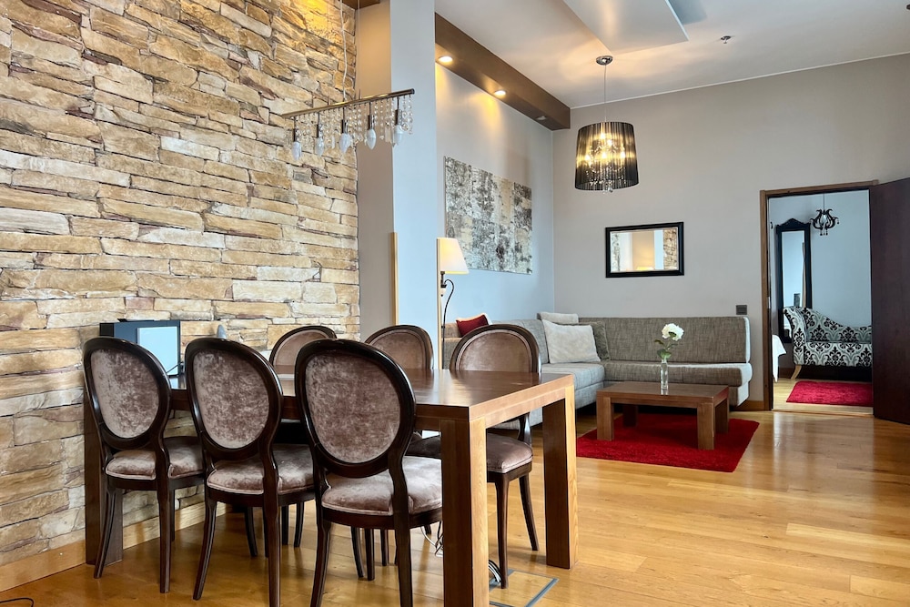 Santa's Hotel Santa Claus by null