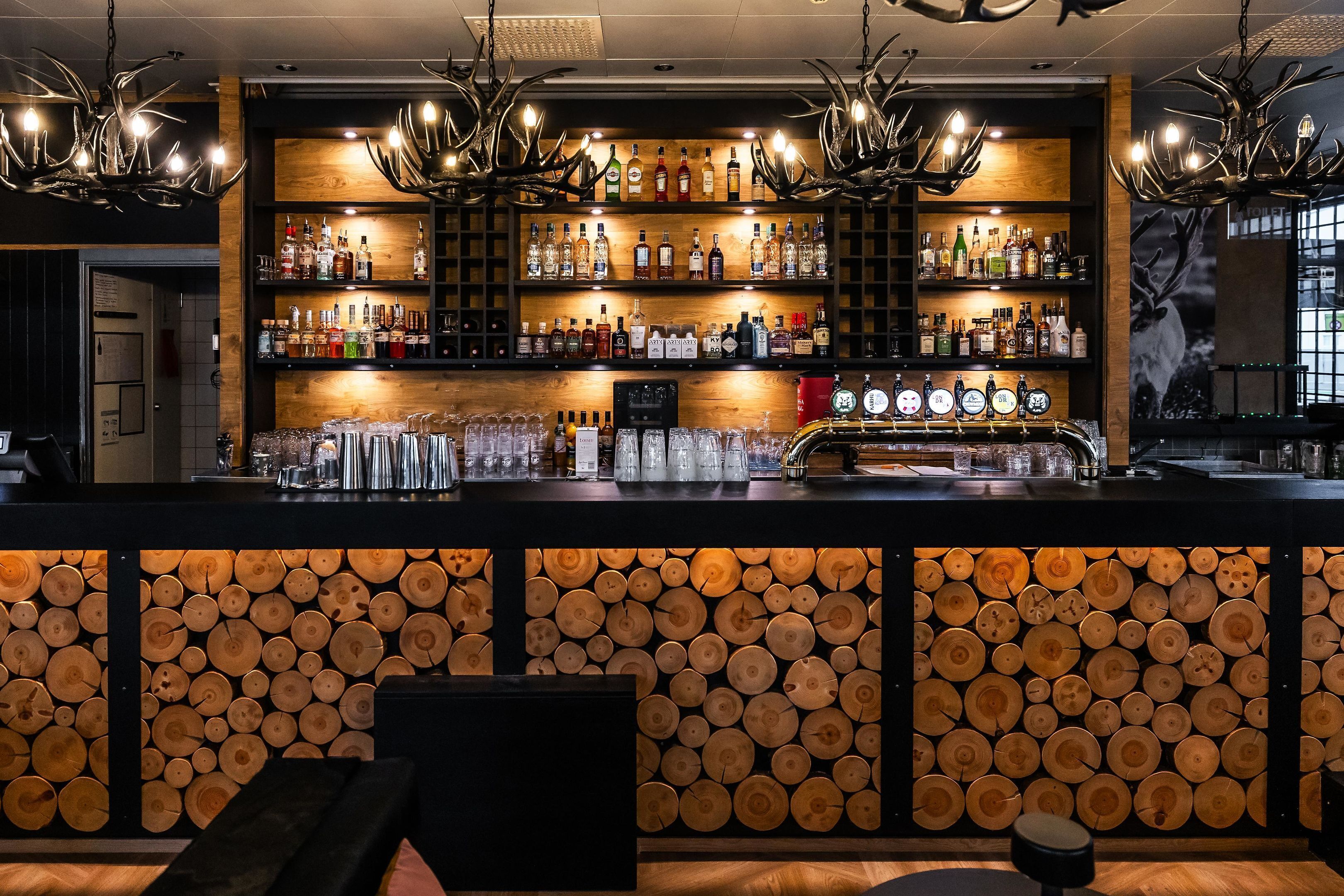 Cocktail bar