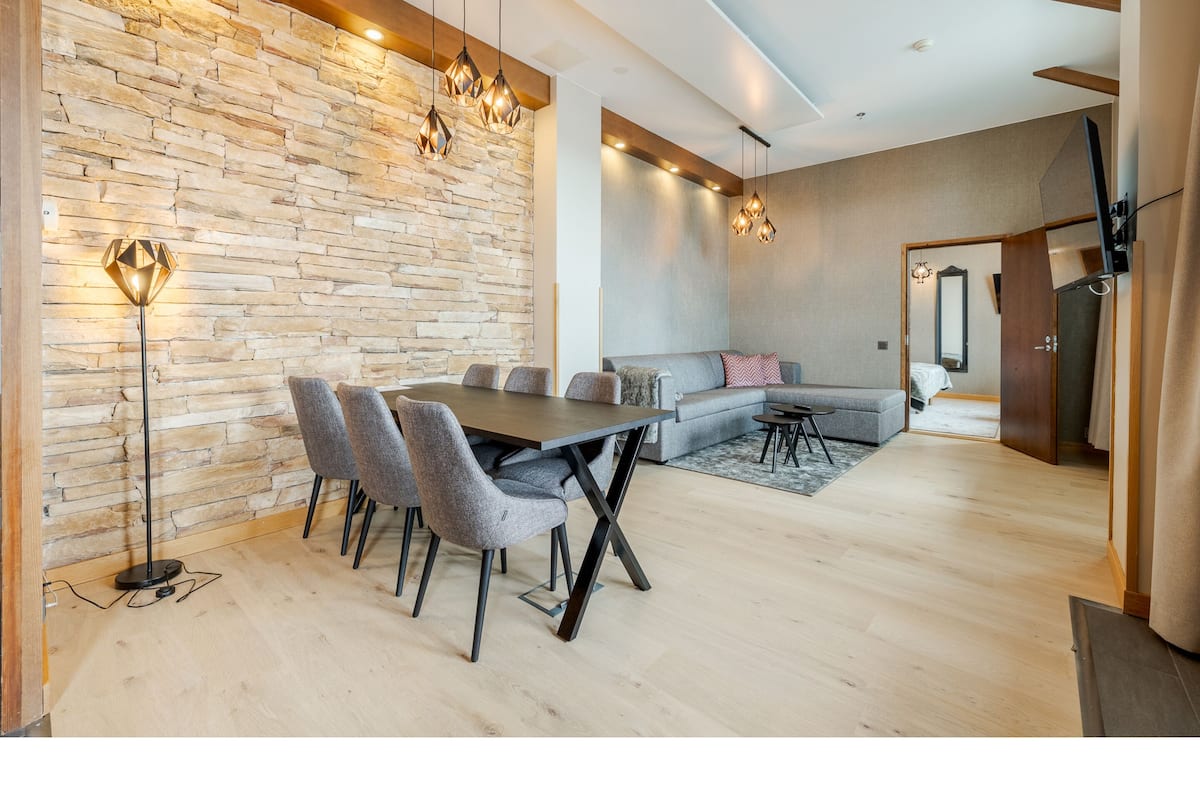 Aurora Suite | 1 bedroom, minibar, in-room safe, free WiFi