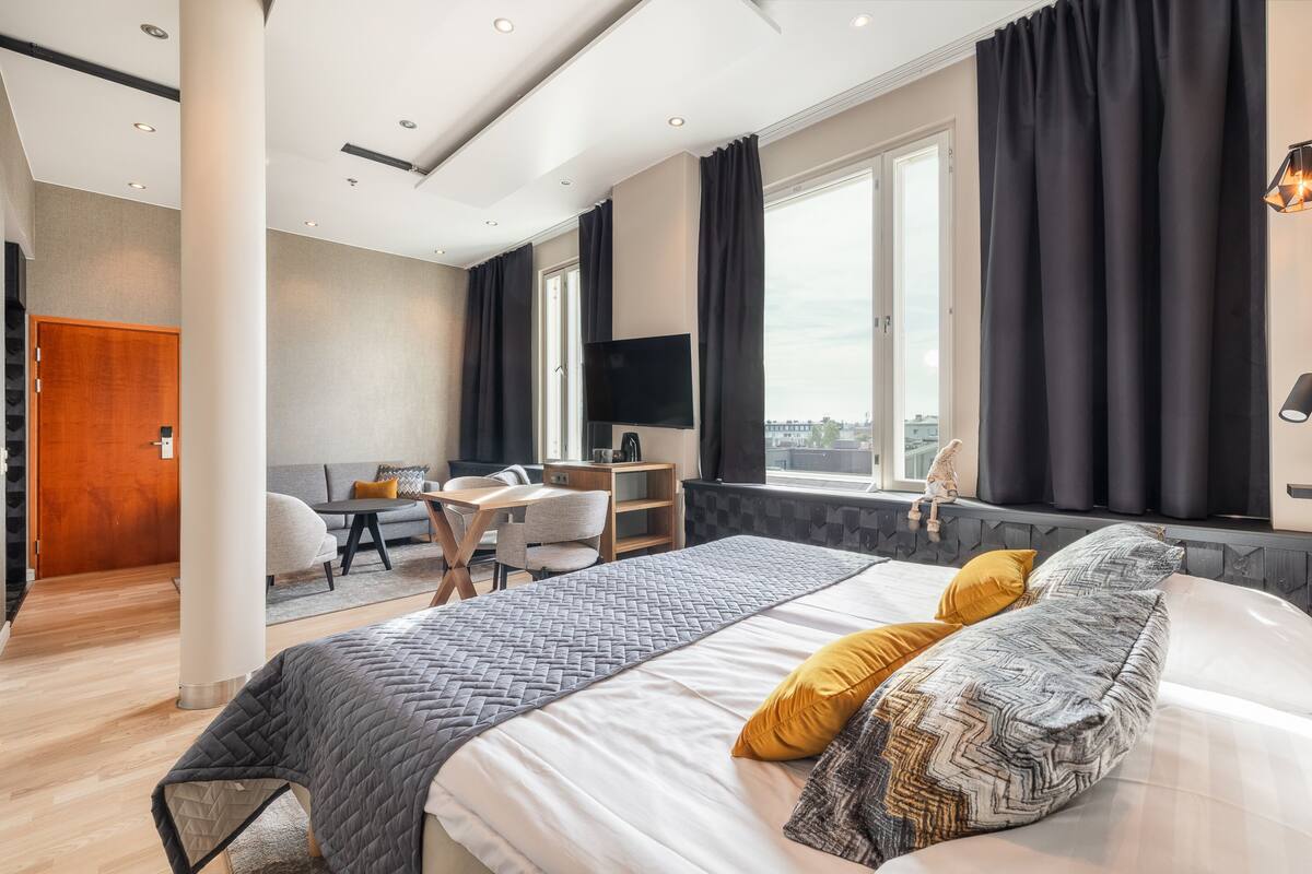Junior Suite | Bar mini, peti besi dalam bilik, Wi-fi percuma, cadar katil 