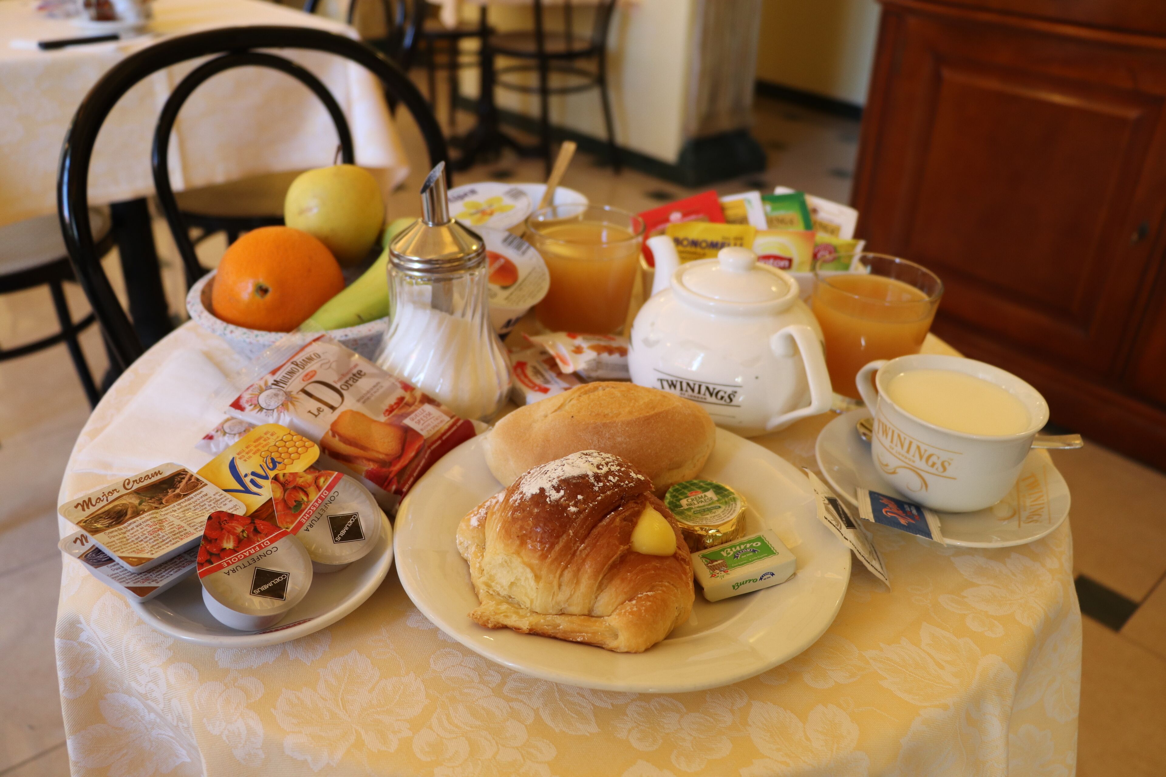 Photo - Cambridge Hotel