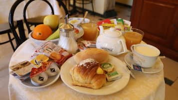 Petit déjeuner continental servi tous les jours en supplément