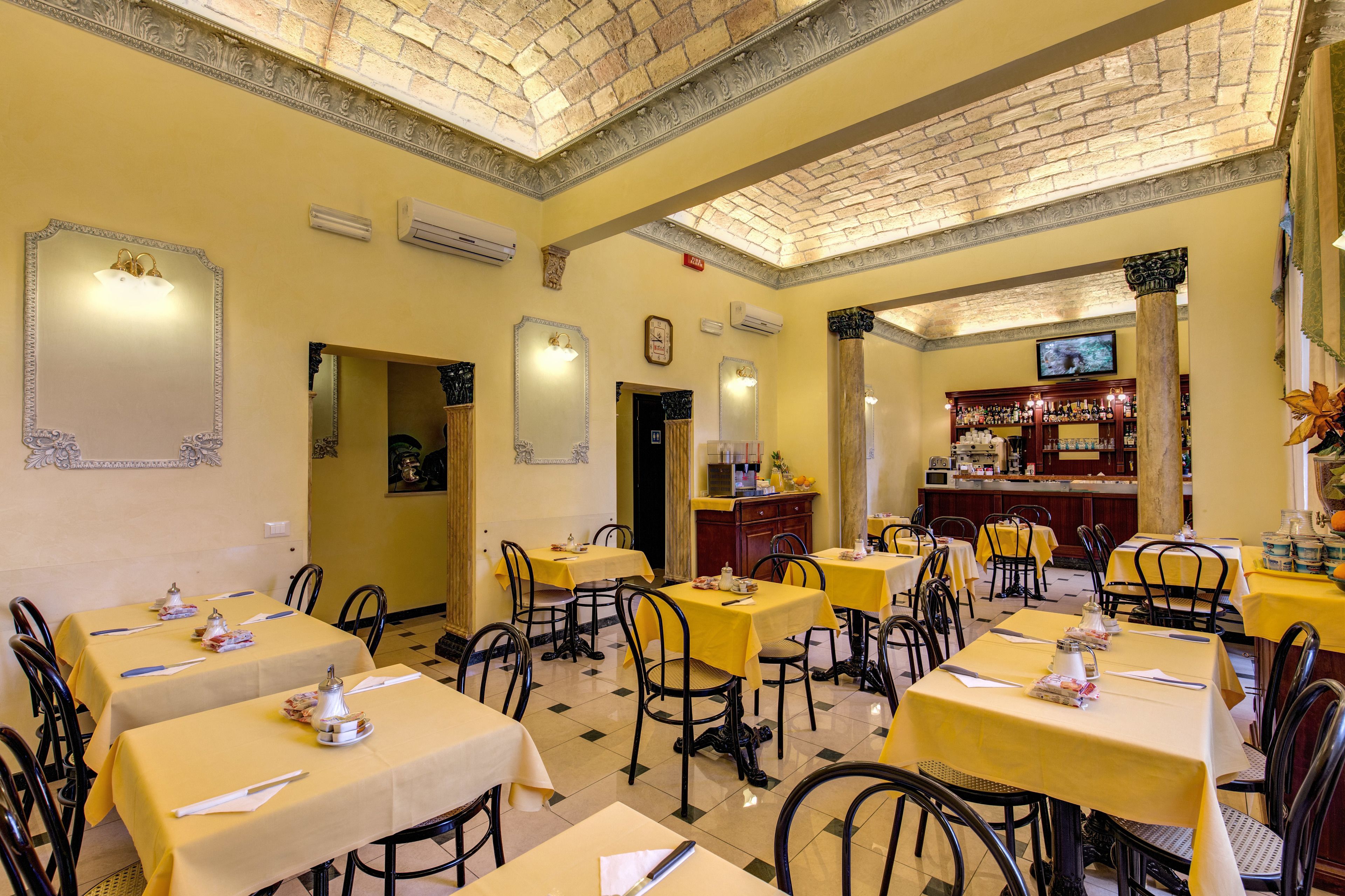 Photo - Cambridge Hotel