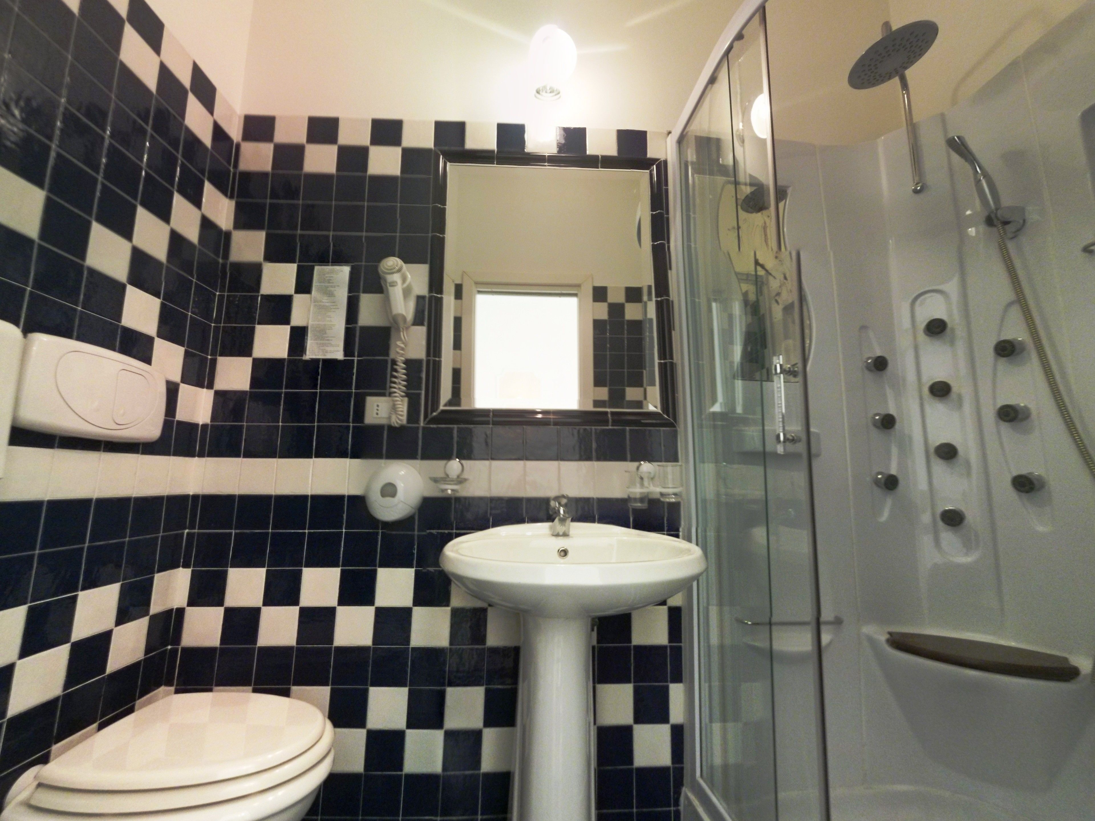 Photo - Cambridge Hotel