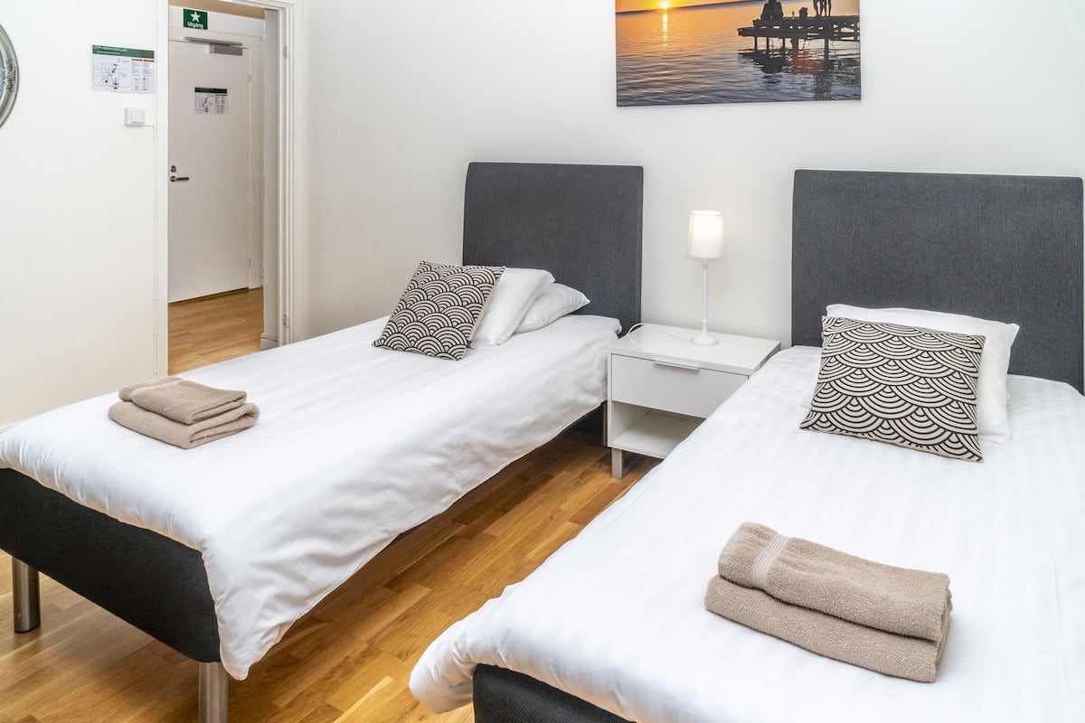 Habitación familiar (5- 6 persons) | Decoración personalizada, escritorio, cortinas blackout y wifi gratis